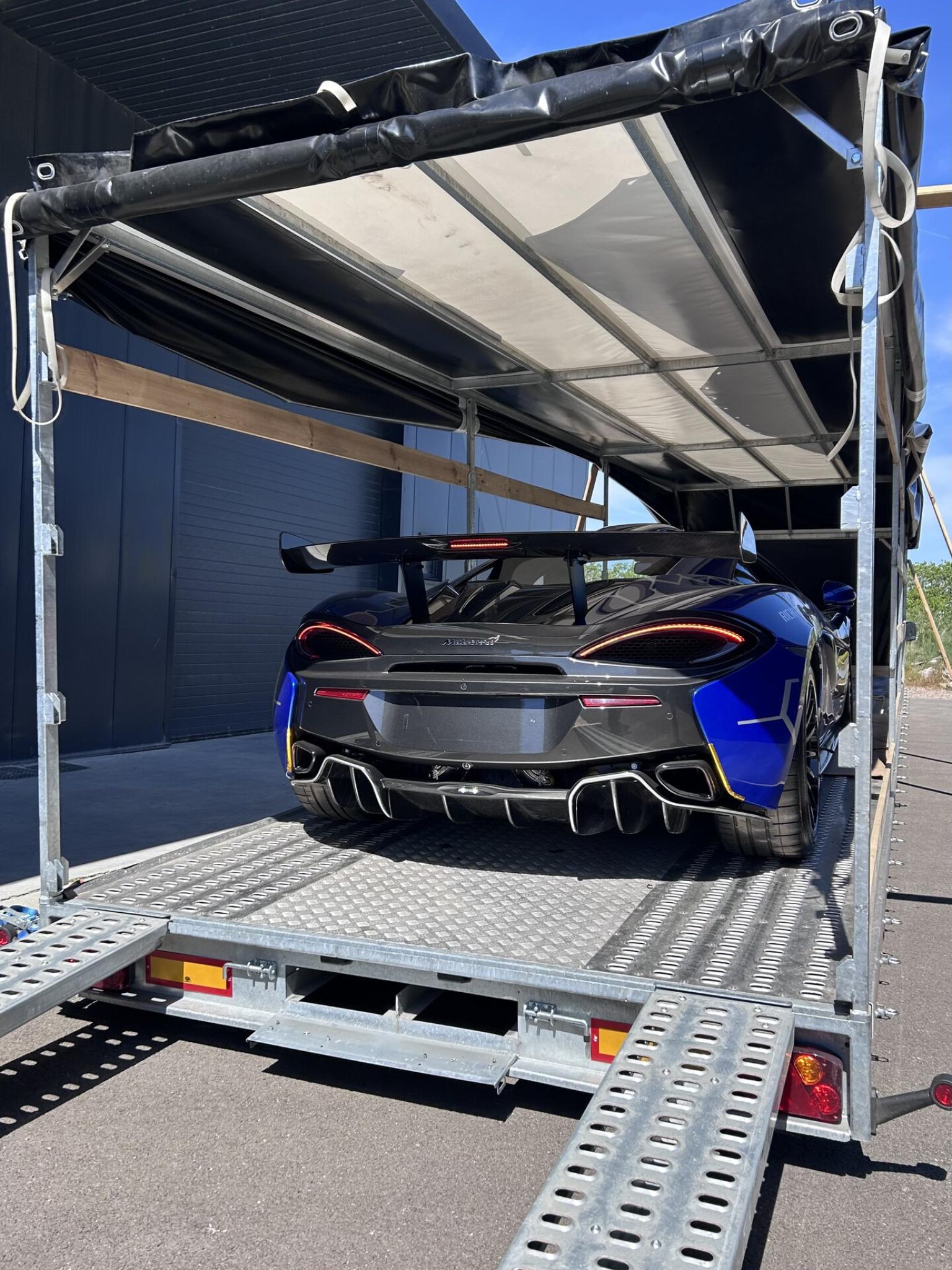 McLaren 620R Richard Mille trois quarts arrière