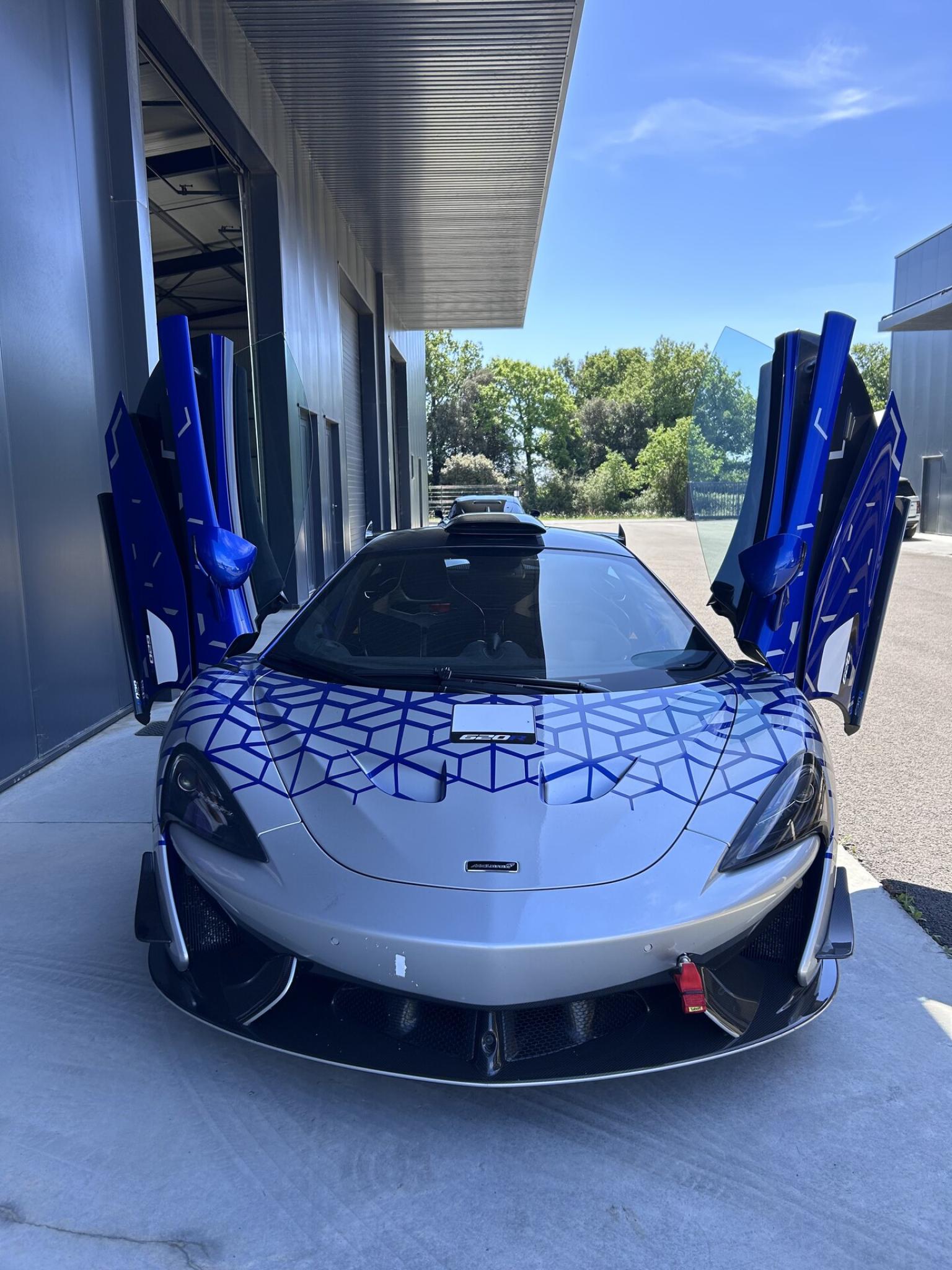 McLaren 620R Richard Mille portes ouvertes