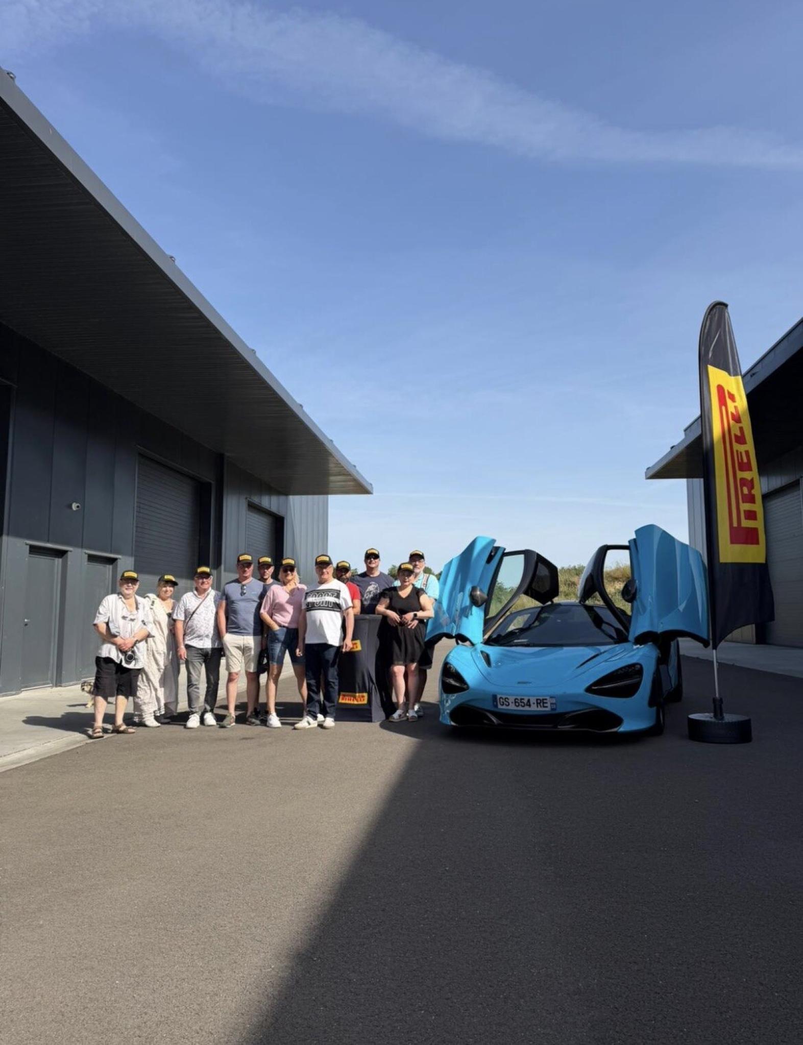 Véhicules de prestige du rallye en Vendée